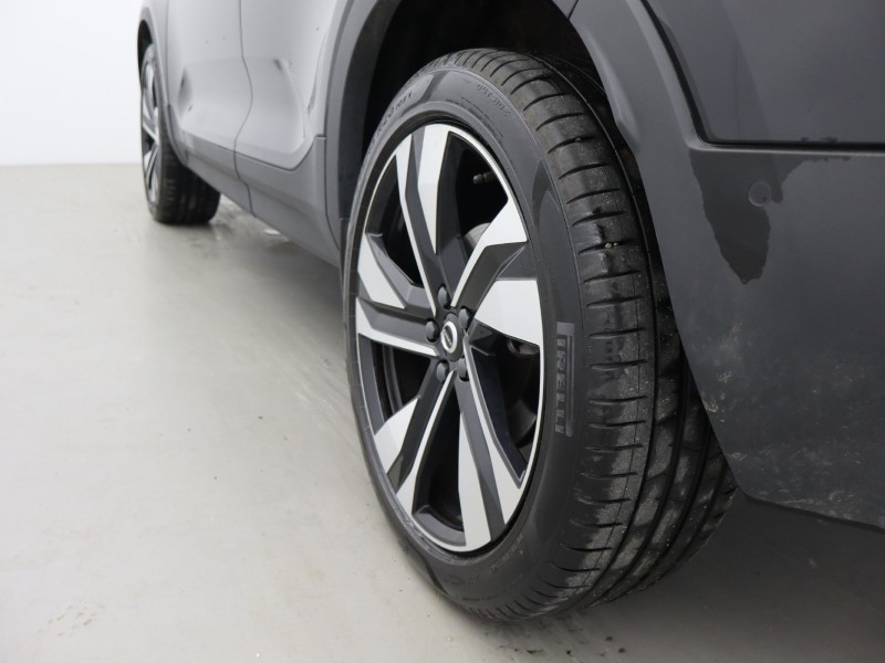 2026 (26) VOLVO XC40 2.0 B4P Ultra Dark 5dr Auto 5799731
