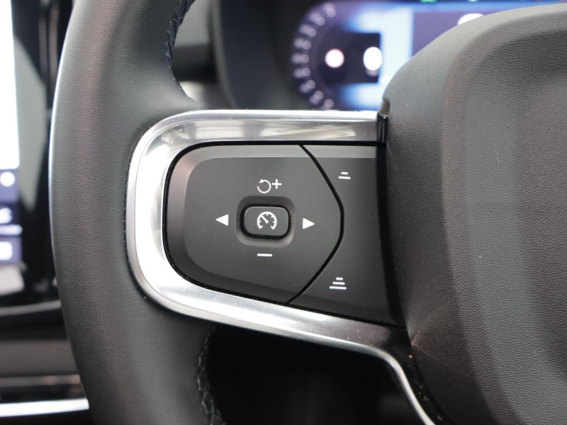 2026 (26) VOLVO XC40 2.0 B4P Ultra Dark 5dr Auto 5799759