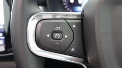 2026 (26) VOLVO XC40 2.0 B4P Ultra Dark 5dr Auto 5799759