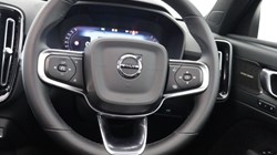 2026 (26) VOLVO XC40 2.0 B4P Ultra Dark 5dr Auto 5799758