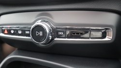 2026 (26) VOLVO XC40 2.0 B4P Ultra Dark 5dr Auto 5799770