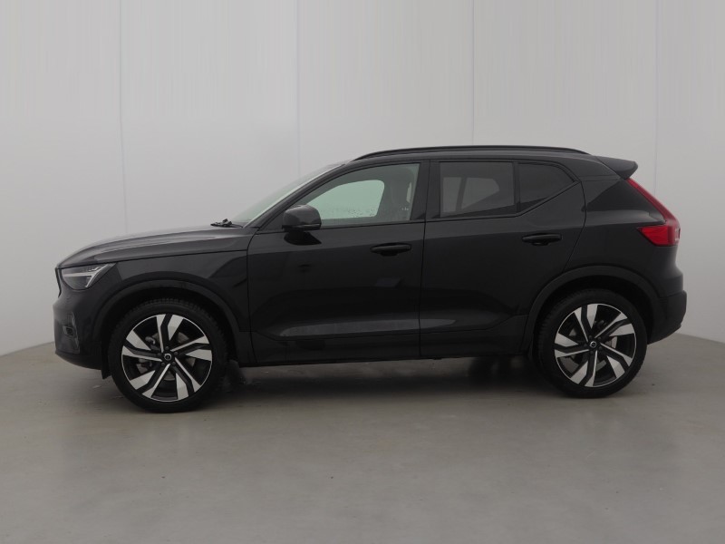 2026 (26) VOLVO XC40 2.0 B4P Ultra Dark 5dr Auto 5799711