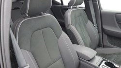 2026 (26) VOLVO XC40 2.0 B4P Ultra Dark 5dr Auto 5799745