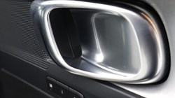 2024 (24) VOLVO XC40 2.0 B3P Plus Dark 5dr Auto 5859457