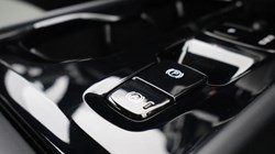2024 (24) VOLVO XC40 2.0 B3P Plus Dark 5dr Auto 5859484