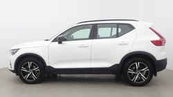 2024 (24) VOLVO XC40 2.0 B3P Plus Dark 5dr Auto 5859433