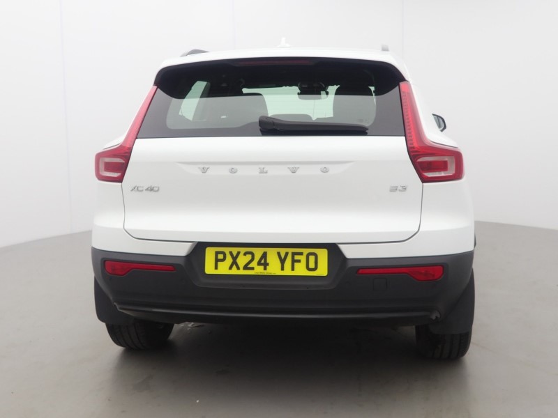 2024 (24) VOLVO XC40 2.0 B3P Plus Dark 5dr Auto 5859432