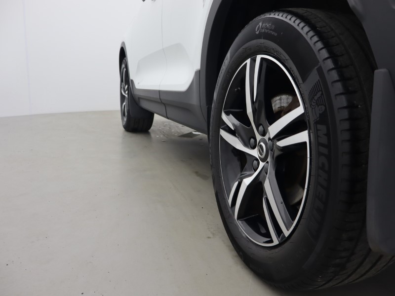 2024 (24) VOLVO XC40 2.0 B3P Plus Dark 5dr Auto 5859451