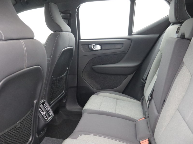 2024 (24) VOLVO XC40 2.0 B3P Plus Dark 5dr Auto 5859453