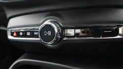 2024 (24) VOLVO XC40 2.0 B3P Plus Dark 5dr Auto 5859482