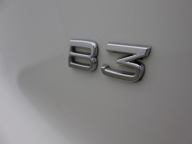 2024 (24) VOLVO XC40 2.0 B3P Plus Dark 5dr Auto 5859446