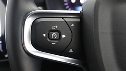 2024 (24) VOLVO XC40 2.0 B3P Plus Dark 5dr Auto 5859473