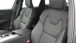 2023 (73) VOLVO XC60 2.0 B5P Core 5dr AWD Geartronic 5826721