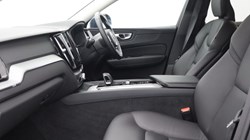 2023 (73) VOLVO XC60 2.0 B5P Core 5dr AWD Geartronic 5826710