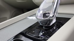 2024 (24) VOLVO XC60 2.0 B5P Ultimate Dark 5dr AWD Geartronic 5900624