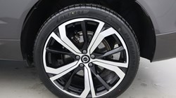 2024 (24) VOLVO XC60 2.0 B5P Ultimate Dark 5dr AWD Geartronic 5900586