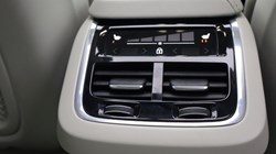 2024 (24) VOLVO XC60 2.0 B5P Ultimate Dark 5dr AWD Geartronic 5900610