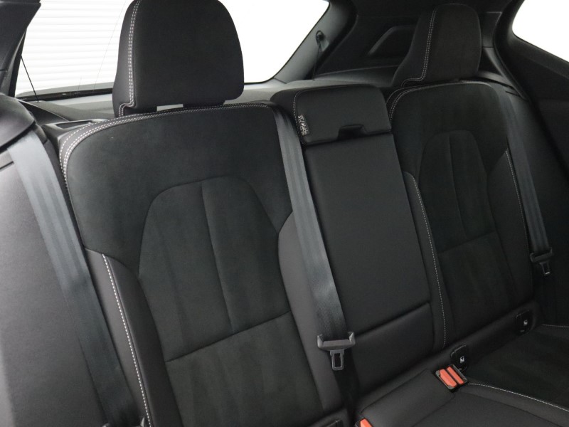 2025 (75) VOLVO XC40 2.0 B3P Plus Dark 5dr Auto 5886126