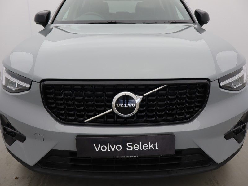 2025 (75) VOLVO XC40 2.0 B3P Plus Dark 5dr Auto 5886096