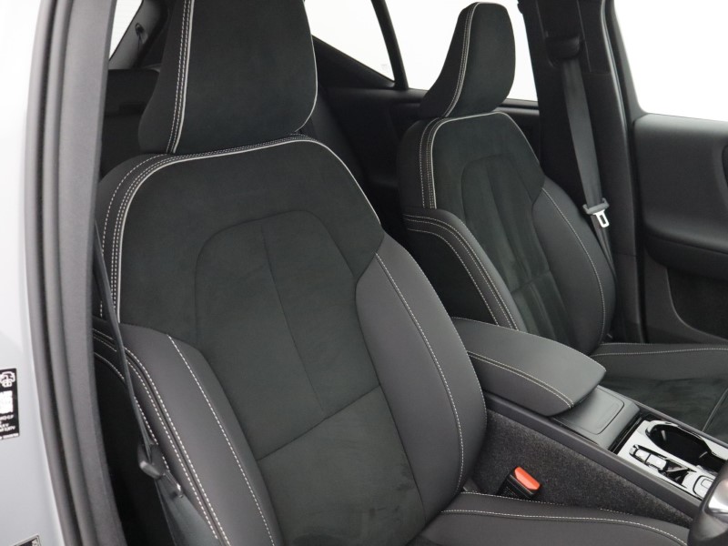 2025 (75) VOLVO XC40 2.0 B3P Plus Dark 5dr Auto 5886119
