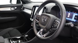 2025 (75) VOLVO XC40 2.0 B3P Plus Dark 5dr Auto 5886116