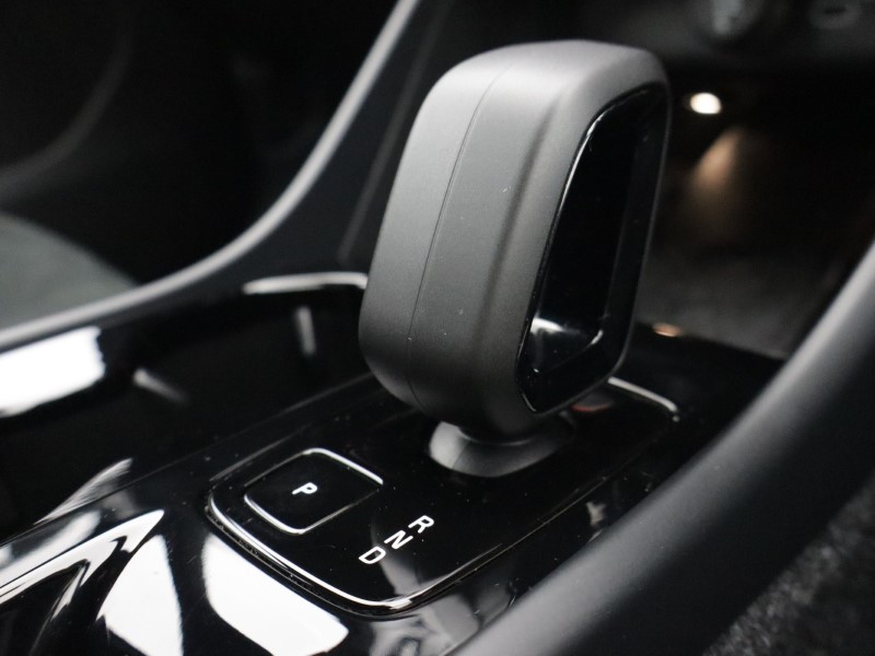 2025 (75) VOLVO XC40 2.0 B3P Plus Dark 5dr Auto 5886141