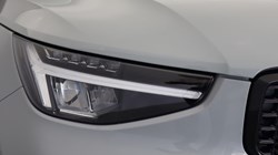 2025 (75) VOLVO XC40 2.0 B3P Plus Dark 5dr Auto 5886093