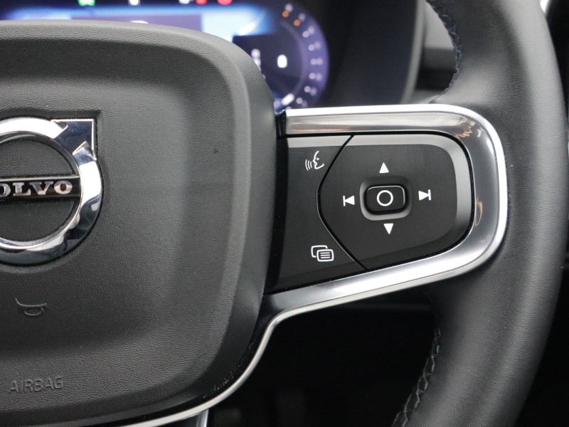 2025 (75) VOLVO XC40 2.0 B3P Plus Dark 5dr Auto 5886131