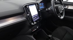 2025 (75) VOLVO XC40 2.0 B3P Plus Dark 5dr Auto 5886122