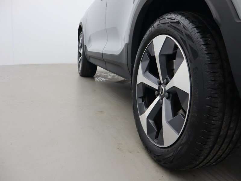 2025 (75) VOLVO XC40 2.0 B3P Plus Dark 5dr Auto 5886107
