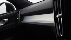 2025 (75) VOLVO XC40 2.0 B3P Plus Dark 5dr Auto 5886143