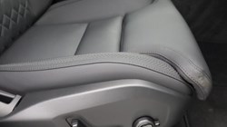 2025 (75) VOLVO XC60 2.0 B5P Plus Dark 5dr AWD Geartronic *VAT QUALIFYING* 5894346