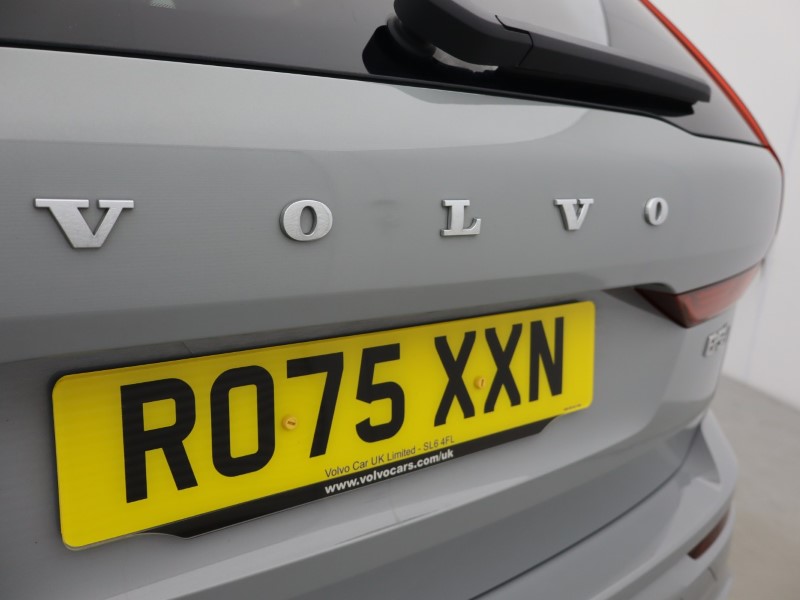 2025 (75) VOLVO XC60 2.0 B5P Plus Dark 5dr AWD Geartronic *VAT QUALIFYING* 5894328