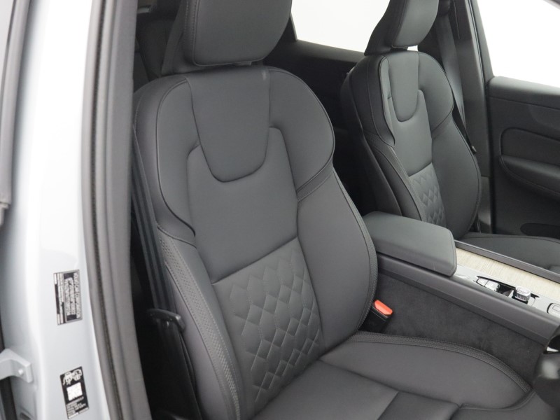 2025 (75) VOLVO XC60 2.0 B5P Plus Dark 5dr AWD Geartronic *VAT QUALIFYING* 5894347