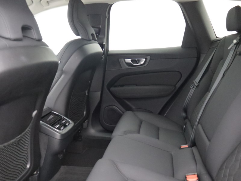 2025 (75) VOLVO XC60 2.0 B5P Plus Dark 5dr AWD Geartronic *VAT QUALIFYING* 5894337