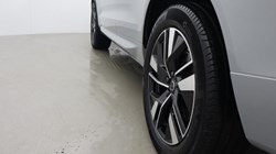 2025 (75) VOLVO XC60 2.0 B5P Plus Dark 5dr AWD Geartronic *VAT QUALIFYING* 5894335