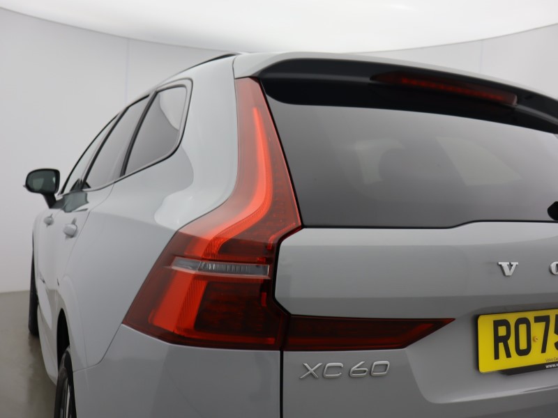 2025 (75) VOLVO XC60 2.0 B5P Plus Dark 5dr AWD Geartronic *VAT QUALIFYING* 5894327
