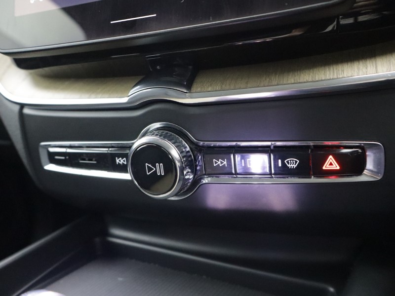 2025 (75) VOLVO XC60 2.0 B5P Plus Dark 5dr AWD Geartronic *VAT QUALIFYING* 5894369