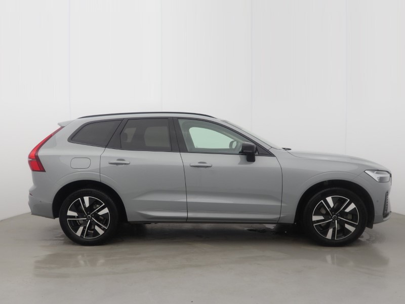 2025 (75) VOLVO XC60 2.0 B5P Plus Dark 5dr AWD Geartronic *VAT QUALIFYING* 5894317