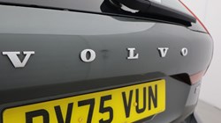 2025 (75) VOLVO XC60 2.0 B5P Plus Dark 5dr AWD Geartronic 5894970