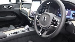 2025 (75) VOLVO XC60 2.0 B5P Plus Dark 5dr AWD Geartronic 5894986
