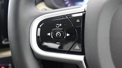 2025 (75) VOLVO XC60 2.0 B5P Plus Dark 5dr AWD Geartronic 5895002