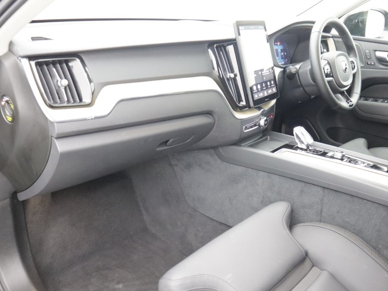 2025 (75) VOLVO XC60 2.0 B5P Plus Dark 5dr AWD Geartronic 5894991