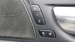 2025 (75) VOLVO XC60 2.0 B5P Plus Dark 5dr AWD Geartronic 5894984