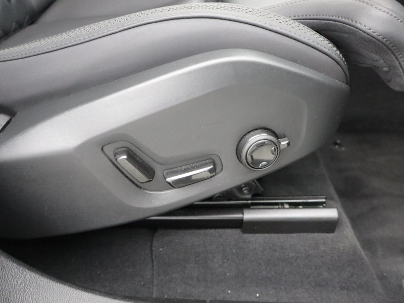 2025 (75) VOLVO XC60 2.0 B5P Plus Dark 5dr AWD Geartronic 5894987