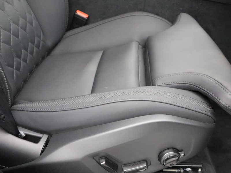 2025 (75) VOLVO XC60 2.0 B5P Plus Dark 5dr AWD Geartronic 5894988
