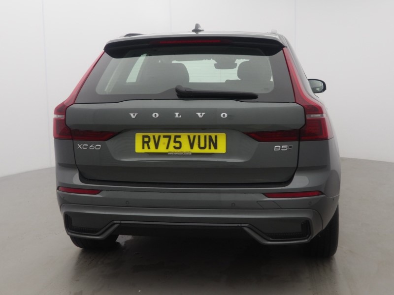 2025 (75) VOLVO XC60 2.0 B5P Plus Dark 5dr AWD Geartronic 5894958