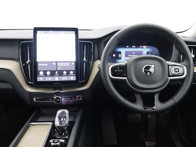 2025 (75) VOLVO XC60 2.0 B5P Plus Dark 5dr AWD Geartronic 5895000