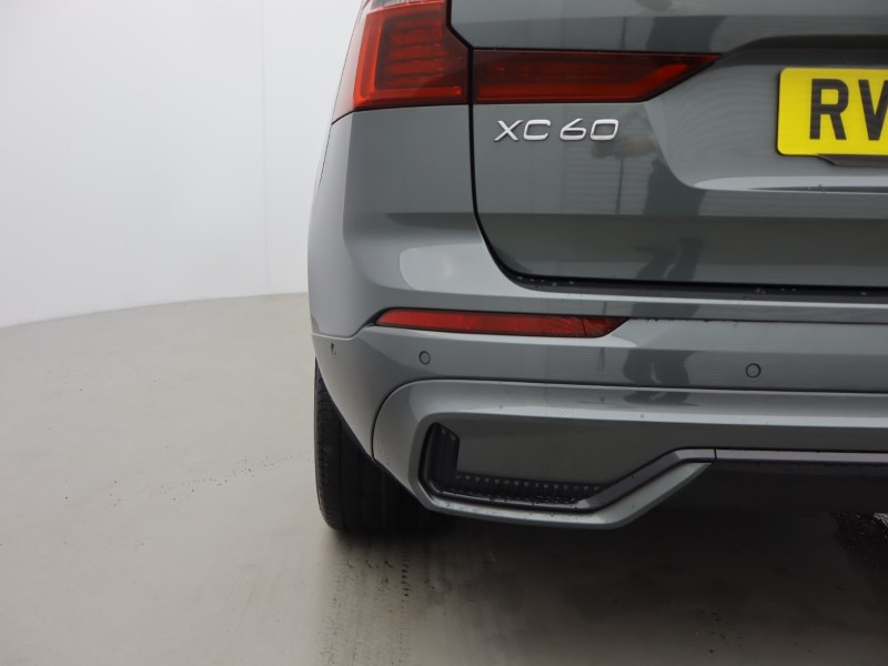 2025 (75) VOLVO XC60 2.0 B5P Plus Dark 5dr AWD Geartronic 5894974
