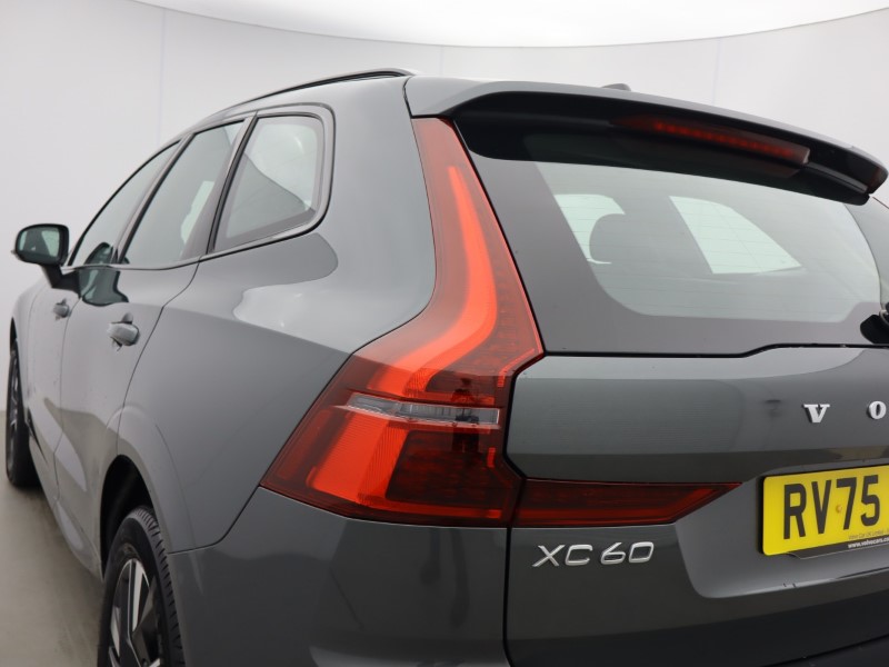 2025 (75) VOLVO XC60 2.0 B5P Plus Dark 5dr AWD Geartronic 5894969